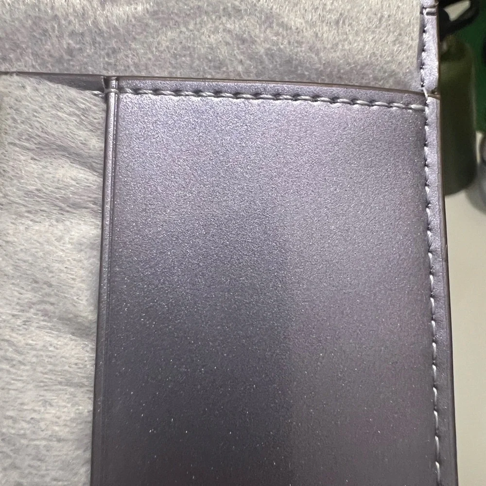 Kate Spade Patent Leather Kenzie Wallet (New in box) - Picture 7 of 7